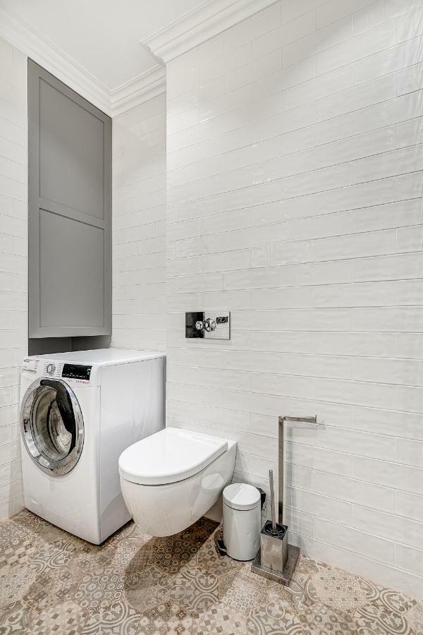 Happy Inn Presidential, Self Check-In, Parking In The Underground Garage Vilnius Exterior photo